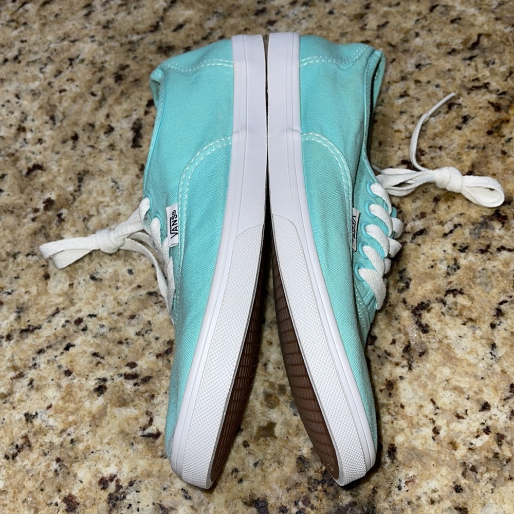 Vans - Picture 5 of 9